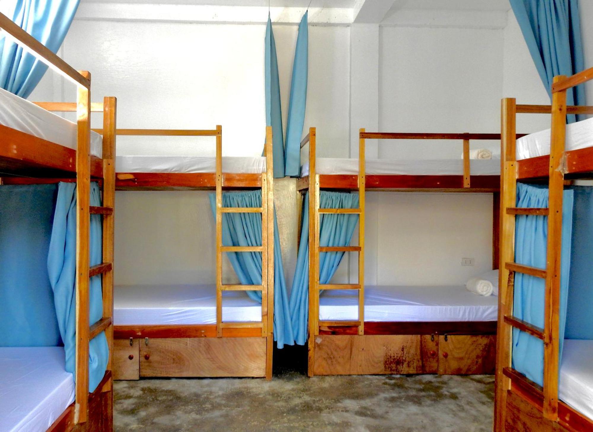 Three Little Birds Surf Hostel General Luna  Værelse billede